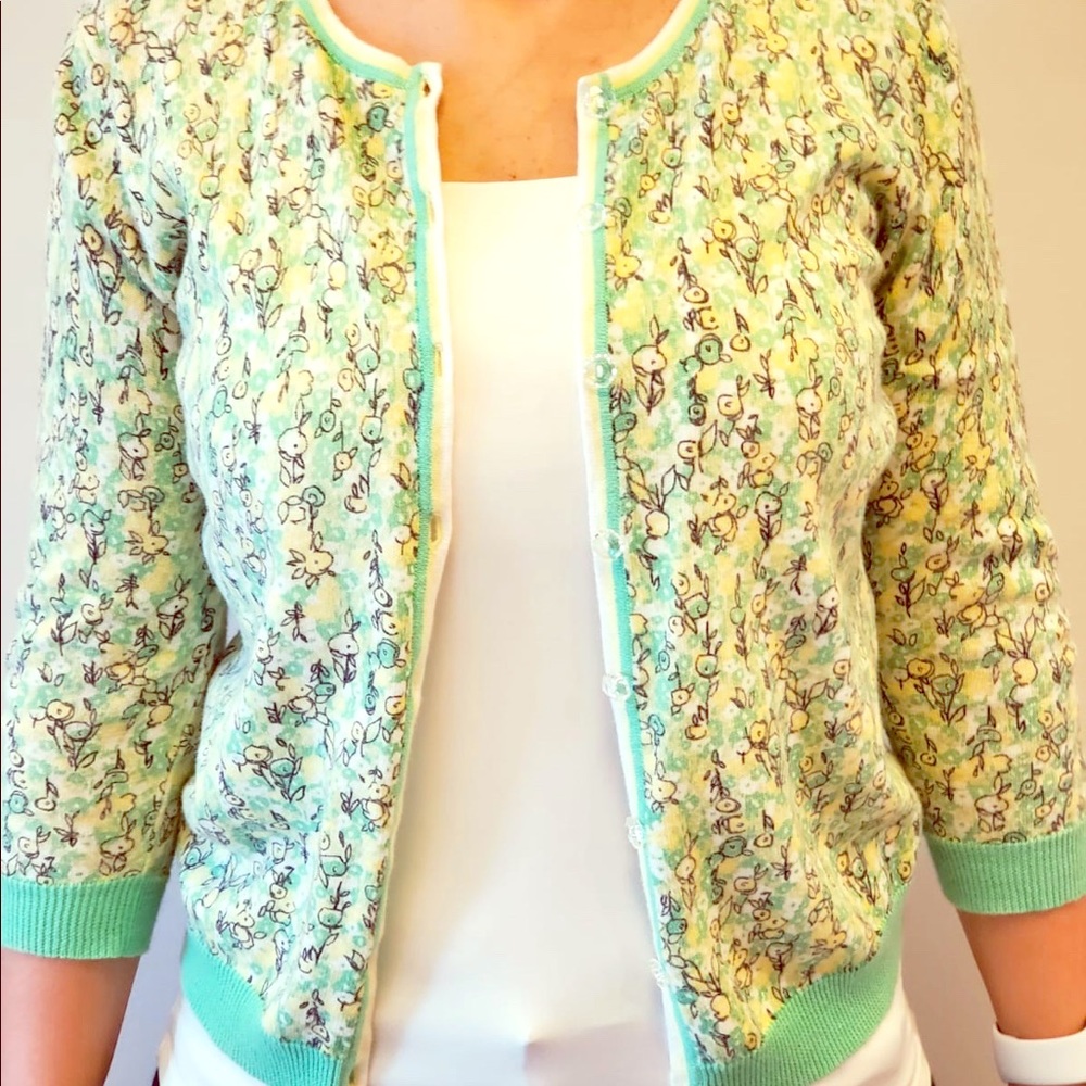 Short cardigan
